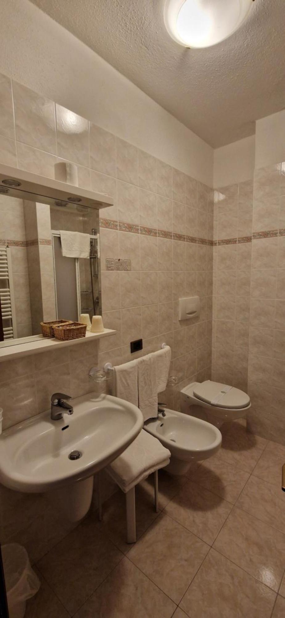 Roy Hotel 3*