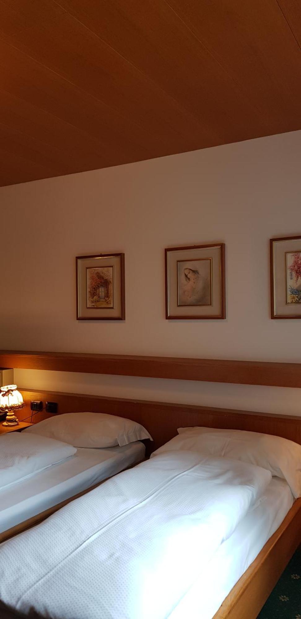 Hotel Roy 3*